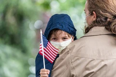 Báo động bùng phát các ca mắc COVID-19 ở trẻ em tại Mỹ