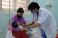 Người cứu sống và chữa lành hơn 1.000 trái tim trẻ thơ 'lỡ nhịp'