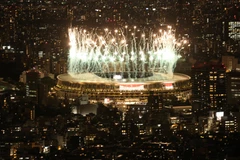 Màn trình diễn pháo hoa tại Lễ khai mạc Paralympic Tokyo 2020, tại Tokyo, Nhật Bản, ngày 24/8/2021. (Ảnh: AFP/ TTXVN)