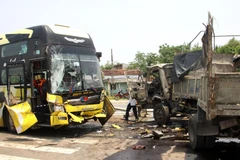 Hình ảnh một vụ tai nạn giao thông. (Ảnh: Trịnh Bang Nhiệm/TTXVN)