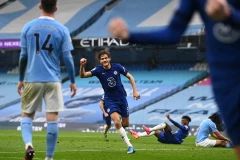 Alonso ngăn không cho Man city vô địch sớm. (Nguồn: Getty Images)