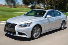 Mẫu xe Lexus LS 460 phiên bản từ năm 2013 đến 2015 nằm trong diện bị thu hồi vì lỗi bơm nhiên liệu. (Nguồn: thecarconnection.com)
