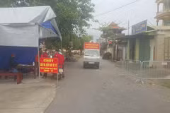 Một chốt kiểm dịch phòng chống dịch COVID-19. (Ảnh: Mạnh Khánh-TTXVN)