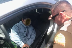 [Video] Choáng váng cảnh bé trai 5 tuổi lái xe một mình trên cao tốc