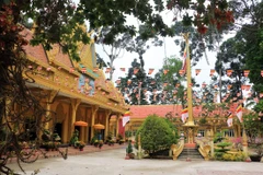 Khuôn viên một ngôi chùa Khmer. (Ảnh: Phạm Minh Tuấn/TTXVN)