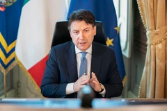 Thủ tướng Italy Giuseppe Conte phát biểu tại một cuộc họp trực tuyến ở Rome ngày 23/4/2020. (Ảnh: AFP/TTXVN)
