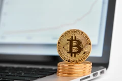 Tiền ảo Bitcoin vượt ngưỡng 18.000 USD, mức cao nhất trong gần 3 năm