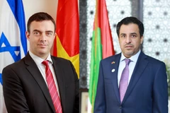 Đại sứ UAE tại Việt Nam Obaid Saeed Al Dhaheri (phải) và Đại sứ Israel tại Việt Nam Nadav Eshcar.