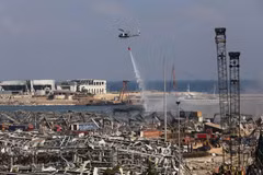 Cảnh đổ nát hoang tàn sau vụ nổ kinh hoàng ở khu cảng thủ đô Beirut, Liban ngày 5/8/2020. (Ảnh: THX/TTXVN)
