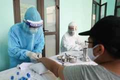 [Video] Test nhanh không có giá trị phát hiện người mang virus