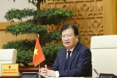 Phó Thủ tướng Trịnh Đình Dũng trả lời về việc xây dựng đường cao tốc