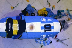 [Video] Cảm ơn ông Maradona - người “cháy hết mình” vì trái bóng tròn