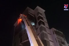 [Video] Cháy tòa nhà cao tầng trong đêm tại Đà Nẵng