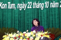 Phó Chủ tịch thứ nhất Hội đồng Thi đua Khen thưởng Trung ương Đặng Thị Ngọc Thịnh phát biểu tại Đại hội. (Ảnh: Hoàng Cao Nguyên/TTXVN)