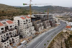 Khu định cư Givat Zeev của Israel ở gần thành phố Ramallah, Bờ Tây ngày 13/5/2020. (Ảnh: AFP/TTXVN)