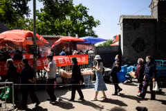 Trung Quốc thực hiện hạn chế đi lại tại các ổ dịch ở thành phố Cát Lâm. (Ảnh: AFP/TTXVN)