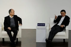 Tỷ phú Jack Ma và Giám đốc điều hành SoftBank Group Masayoshi Son. (Nguồn: Reuters)