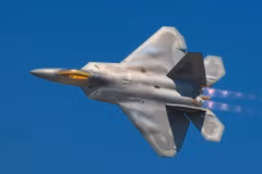 Mỹ chấp thuận bán máy bay chiến đấu tàng hình tối tân F-22 Raptor cho Israel. (Nguồn: military.com)
