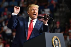Tổng thống Mỹ Donald Trump phát biểu trong cuộc vận động tranh cử ở Tulsa, bang Oklahoma ngày 20/6/2020. (Ảnh: AFP/TTXVN)