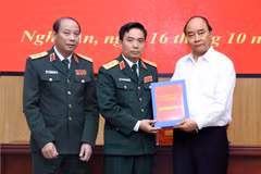 [Video] Thủ tướng: Nén đau thương, tiếp tục hỗ trợ người dân trong lũ