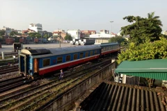 Tàu hỏa SP2 tuyến Lào Cai-Hà Nội bị trật bánh tại ga Yên Viên. (Ảnh: Câu lạc bộ yêu Đường sắt Việt Nam)