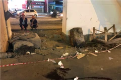 Hiện trường nghi vấn một công nhân rơi từ nhà ga đường sắt Cát Linh-Hà Đông vào chiều tối 31/3. (Ảnh: Ngọc Hải/Vietnam+)