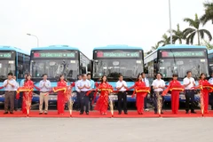 Tổng công ty Vận tải Hà Nội đã chính thức khai trương 3 tuyến buýt 91, 92 và 100. (Ảnh: Doãn Đức/Vietnam+)