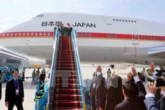 Lễ tiễn chính thức Thủ tướng Nhật Bản Shinzo Abe cùng đoàn đại biểu cấp cao tham dự Tuần lễ Cấp cao APEC 2017. (Ảnh: TTXVN)