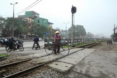 Theo thống kê, cả nước còn 4.211 đường ngang dân sinh trái phép. (Ảnh: Minh Sơn/Vietnam+)