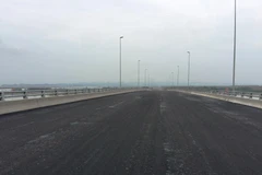 Dự án đường ôtô Tân Vũ-Lạch Huyện đang hoàn thiện nốt các hạng mục cuối cùng để thông xe và đưa vào khai thác. (Ảnh: Việt Hùng/Vietnam+)