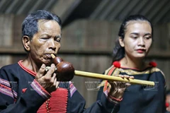 Trình diễn tiếng khèn đinh tắt tà, câu hát truyền thống của đồng bào Êđê. (Ảnh minh họa: Báo Ảnh Việt Nam/TTXVN)
