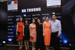 [Photo] Nét thanh lịch tối giản trong bộ sưu tập Xuân hè của Hà Trương