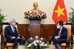 Phó Thủ tướng, Bộ trưởng Bộ Ngoại giao Phạm Bình Minh tiếp Thứ trưởng Ngoại giao Hàn Quốc Lee Tae-ho. (Ảnh: TTXVN)