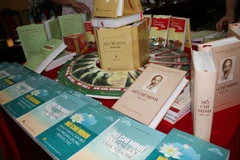 Sách lý luận, chính trị luôn là vũ khí đấu tranh cách mạng sắc bén ​