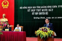 Ông Trần Thắng phát biểu tại kỳ họp thứ 17 (kỳ họp chuyên đề) HĐND tỉnh Quảng Bình khóa XVII. (Ảnh: TTXVN phát)