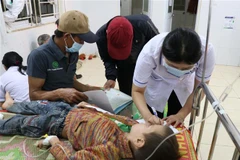 Đa số nạn nhân bị ngộ độc thực phẩm là trẻ em của hai xã Ia Le và Ia Phang, huyện Chư Pưh. (Ảnh: Hồng Điệp/TTXVN)