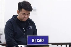 Phạt tù cựu cán bộ Công an lừa thuê ôtô bằng thẻ ngành giả