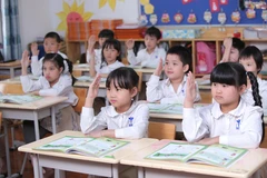 Học sinh lớp một sẽ dự thi theo hình thức phỏng vấn, học sinh lớp 2 và 3 sẽ thi thêm phần viết để xét chọn học bổng. (Ảnh: PV/Vietnam+)