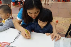 Giáo dục phổ thông sẽ chuyển từ truyền thụ kiến thức sang hình thành phẩm chất, năng lực cho người học. (Ảnh minh họa: PV/Vietnam+)