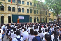 Học sinh Hà Nội dự thi vào lớp 10. (Ảnh: Minh Quyết/TTXVN)