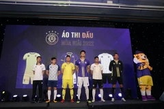 Hà Nội FC ra mắt mẫu áo đấu mới cho mùa giải 2022. (Ảnh: PV/Vietnam+) 