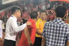 Vụ trọng tài V-League bị nhổ nước bọt: Phải có án phạt nặng từ VFF 
