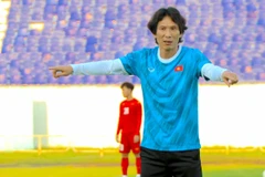 Huấn luyện viên Gong Oh-kyun đứng trước áp lực thành tích khi phải thay thế ông Park Hang-seo. (Ảnh: VFF) 