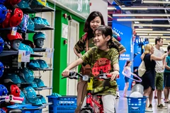 Decathlon ra mắt hệ thống bán lẻ đồ thể thao đầu tiên tại VinCom Royal City (Hà Nội) với không gian mua sắm lên đến 4300m2.