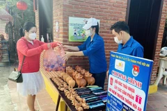 Quảng Nam: Độc đáo chương trình đổi rác thải nhựa lấy quà lưu niệm