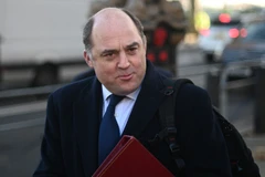 Anh ủng hộ đối thoại để giảm căng thẳng giữa Nga và Ukraine