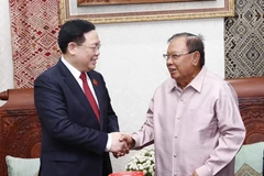 Chủ tịch Quốc hội thăm nguyên Tổng Bí thư, Chủ tịch nước Lào Vorachith