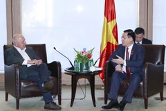 Chủ tịch Quốc hội tiếp Bộ trưởng Ngân khố Victoria và các tập đoàn lớn