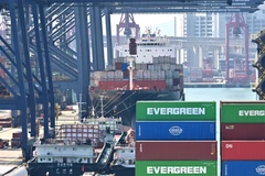 Hong Kong hạ dự báo tăng trưởng kinh tế cả năm xuống -3,2%