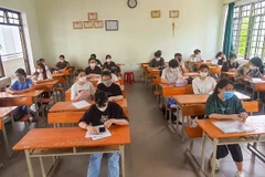 Làm rõ trách nhiệm cán bộ coi thi để thí sinh chụp đề thi tốt nghiệp